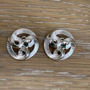 Vintage Trifari Brushed & Shiny Silver Circle Swirl Clip On Earrings